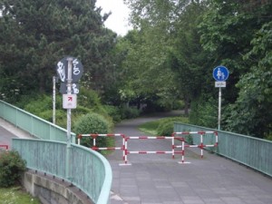 Zoobrücke Wegweiser1